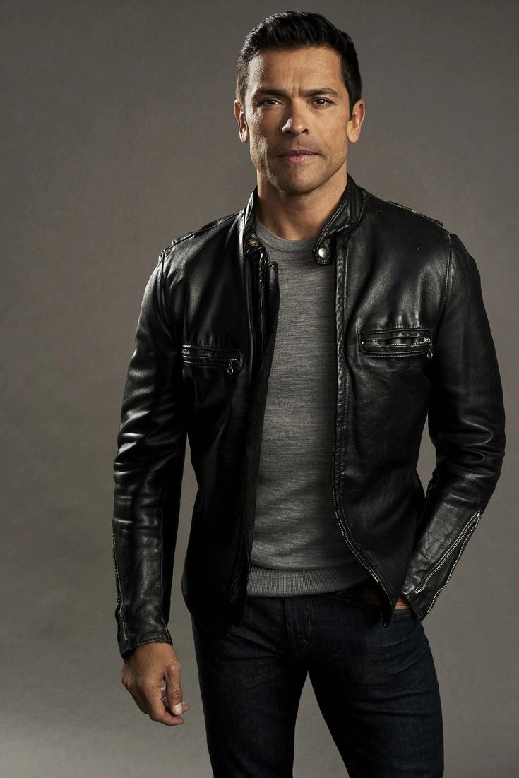 mark consuelos net worth